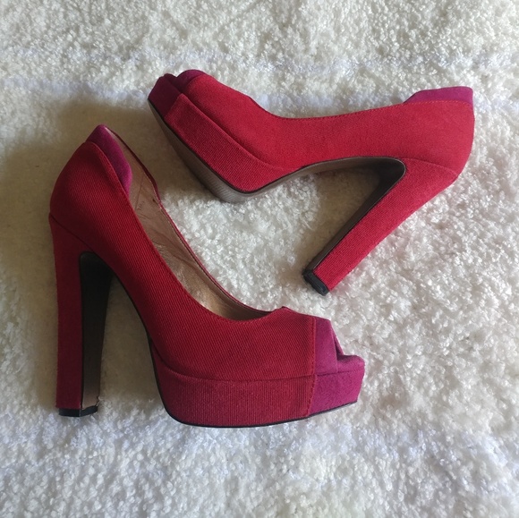 BCBG Red high heels - Picture 5 of 6